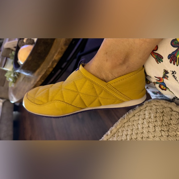 Women’s quilted moccasin slip on shoe by Teva - Picture 6 of 8